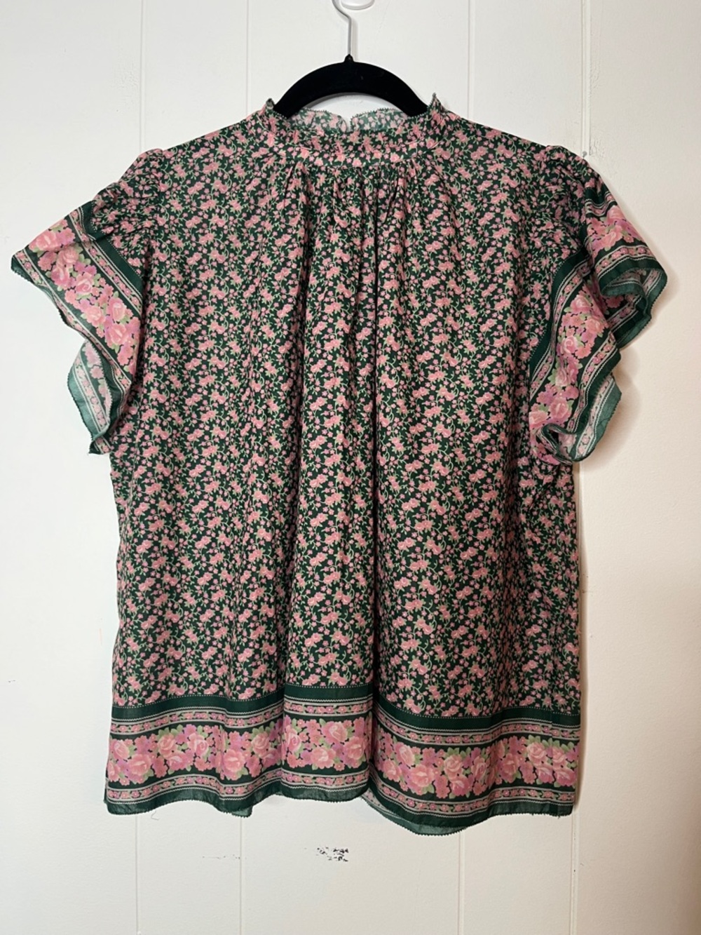 Trovata Carla Blouse in Sweet Melba Floral Mock Neck Flutter Sleeve Blouse